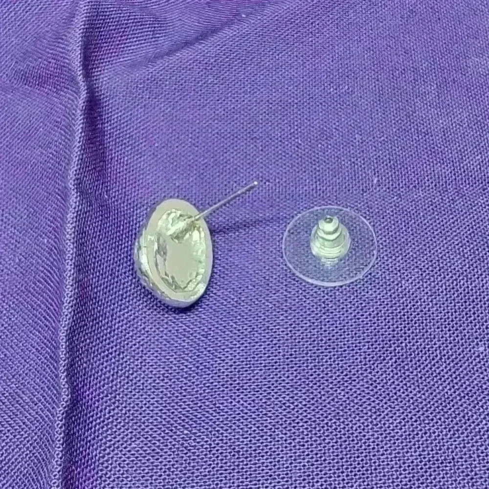 Fabulous 5 Pairs of Beautiful Earrings - Picture 3 of 3